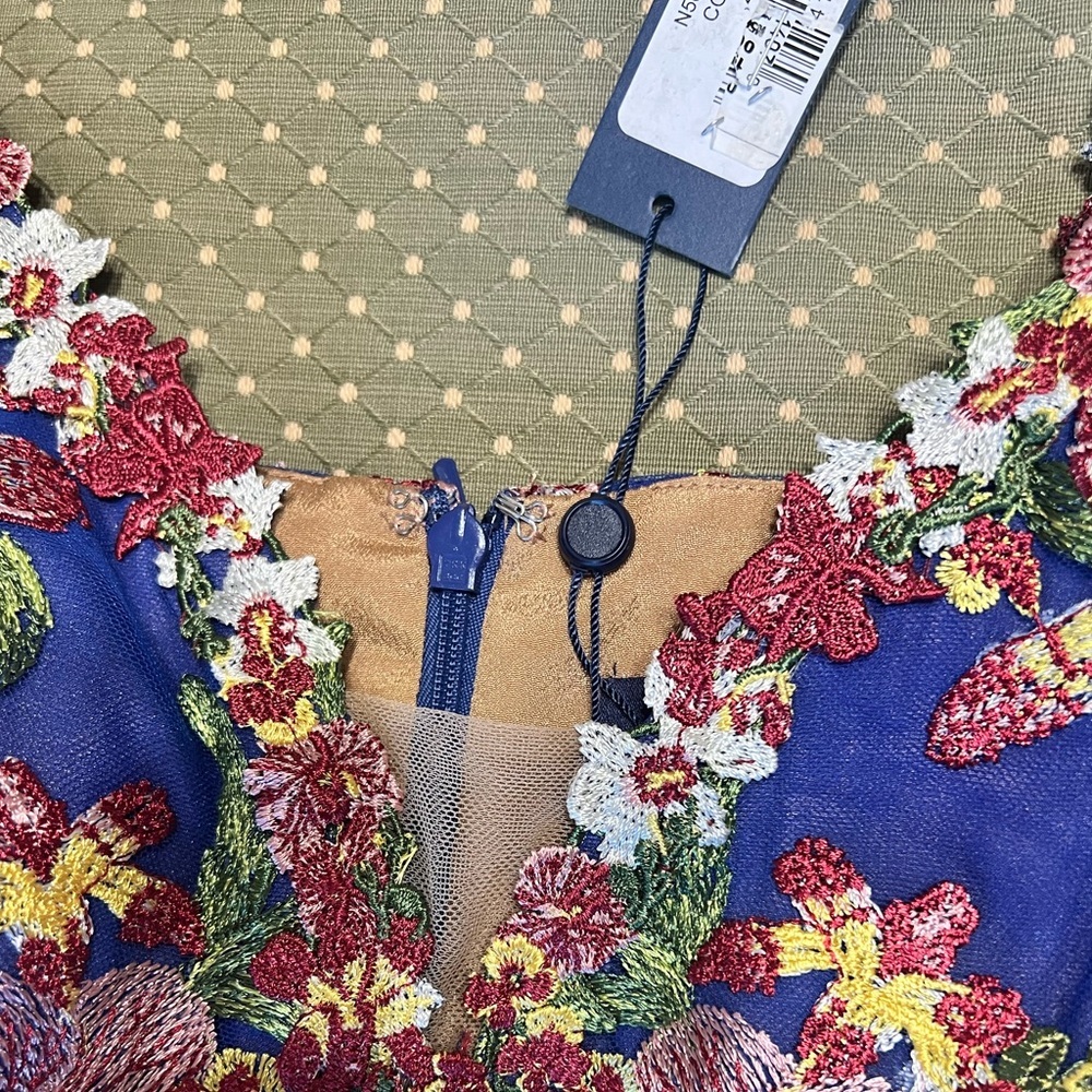 Exquisite Marchesa Notte Floral Print Long Gown - Size 2 (Medium) - Picture 4 of 16